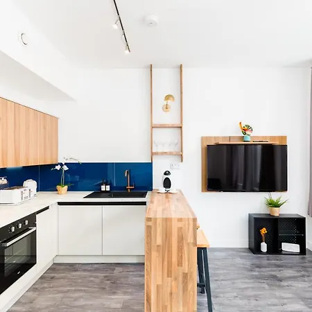 Indigo Apartment *